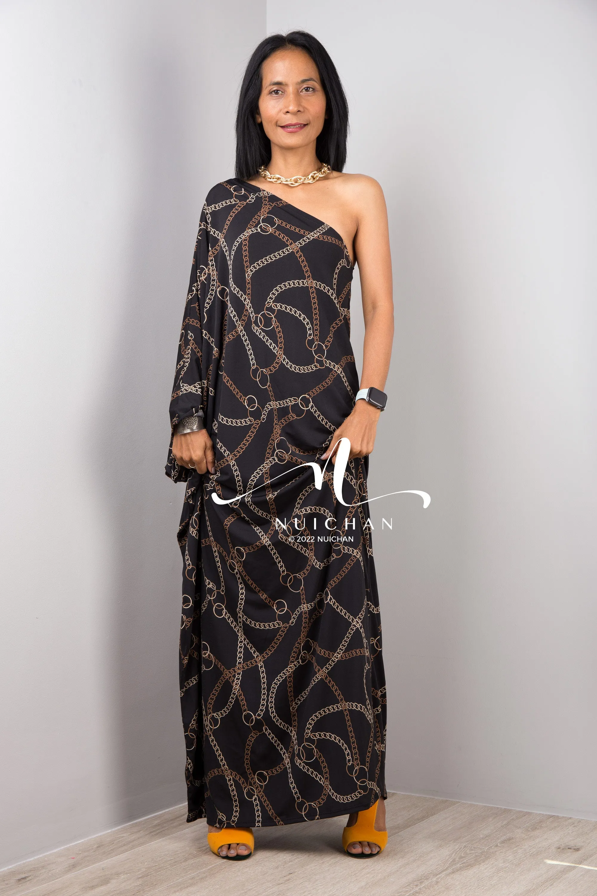 Black one shoulder dress with chain print