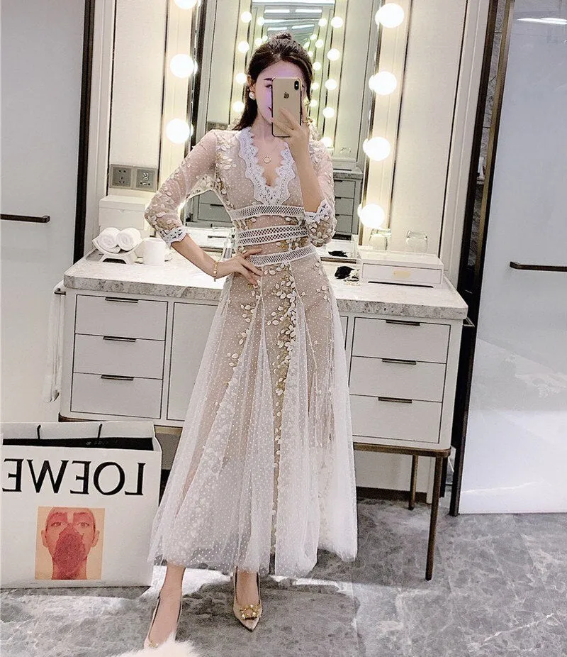 Fashion Design Vintage White Black Mesh Dress 2020 Autumn Design Sequin Flower Embroidered V-Neck Wrist Sleeve Long Dress Women