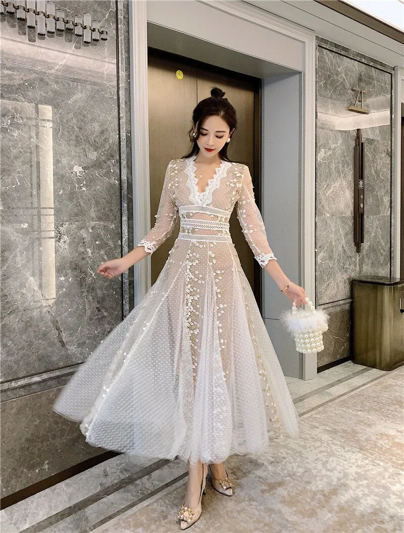 Fashion Design Vintage White Black Mesh Dress 2020 Autumn Design Sequin Flower Embroidered V-Neck Wrist Sleeve Long Dress Women