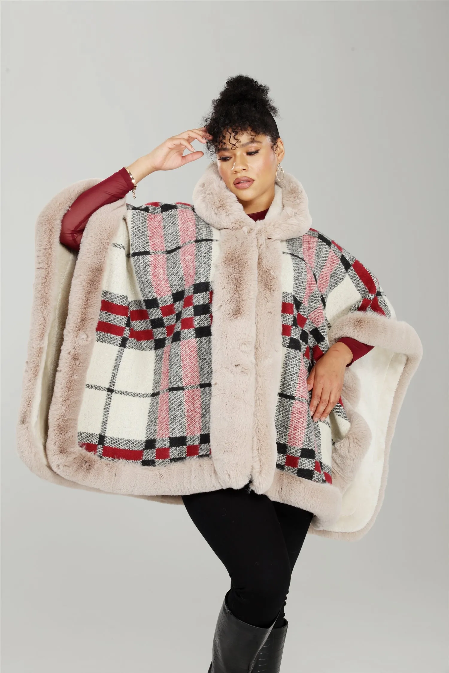 Luxe Moda LM239 Faux Fur Print Cape